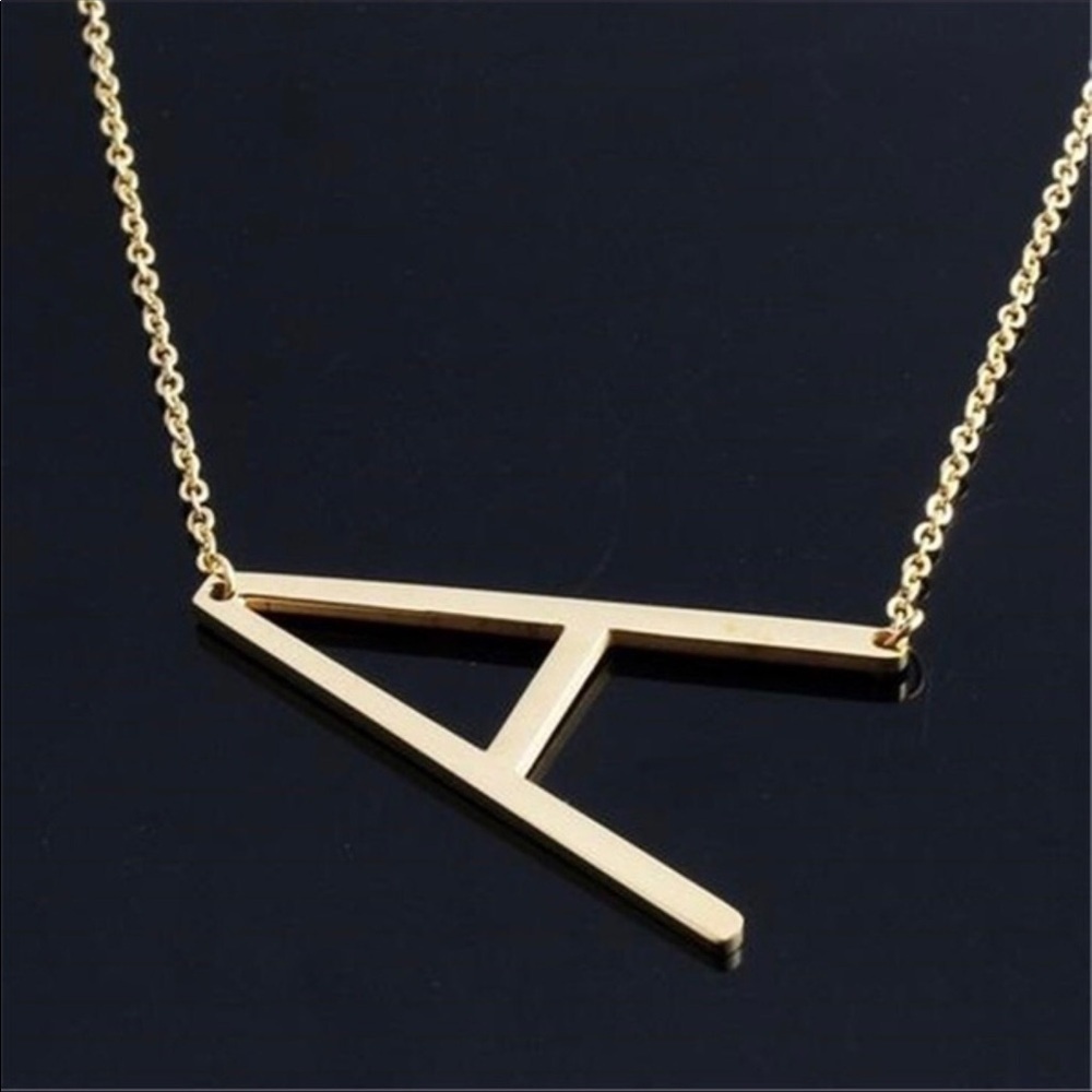 🆕Oversized A initial sideways gold necklace